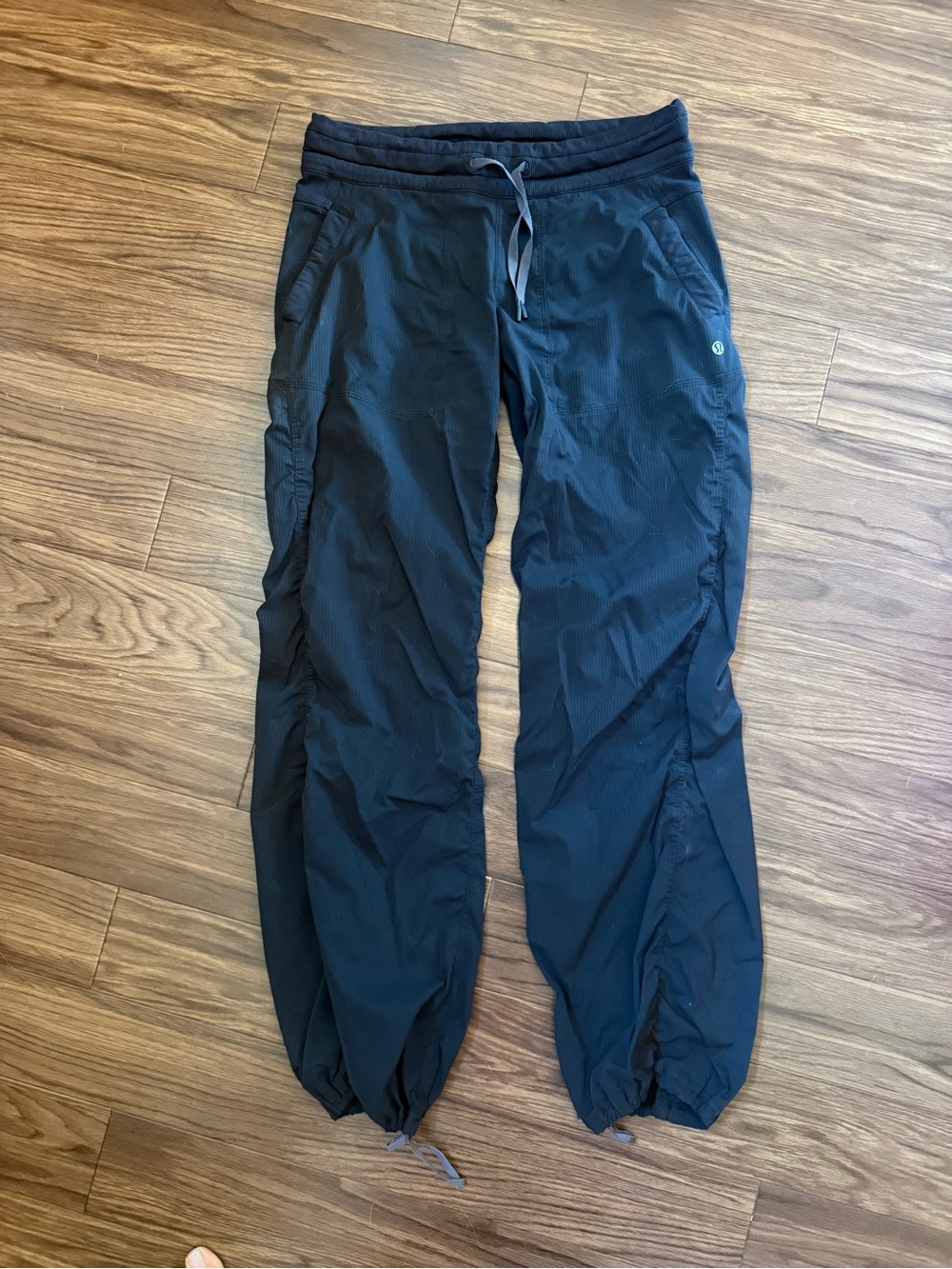 Lululemon Dance Studio Pant Black Jogger Pants Size 6 Adjustable Hem - Picture 2 of 3